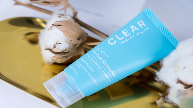 Cách sử dụng kem dưỡng ẩm ban đêm Paula’s Choice Clear Oil-free Moisturizer