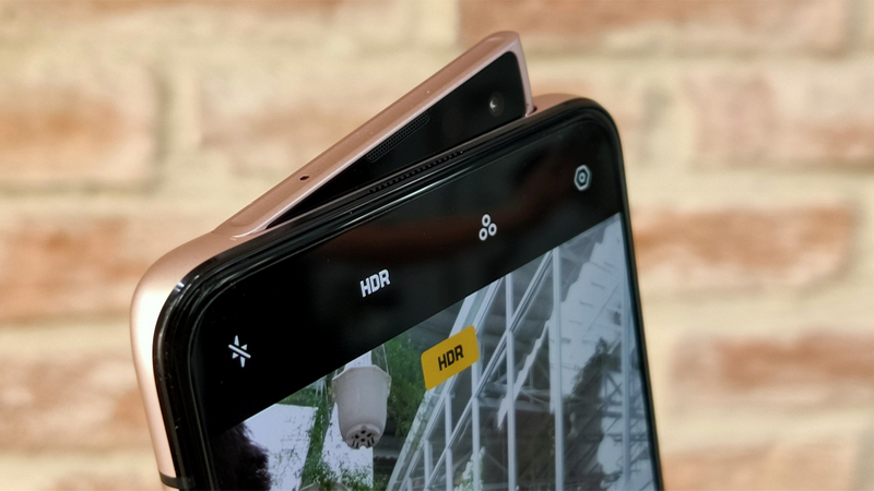 Những smartphone thiết kế màn hình tràn viền tuyệt đối, không giọt nước, không đục lỗ,... Dành cho những ai tìm kiếm sự hoàn hảo
