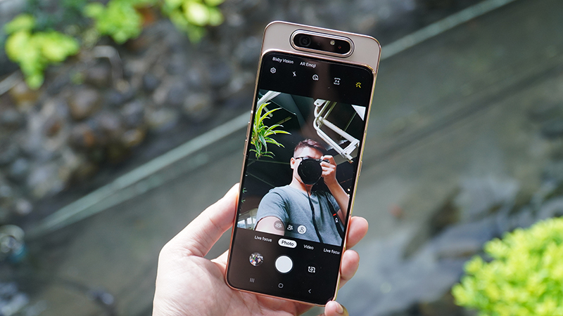 Những smartphone thiết kế màn hình tràn viền tuyệt đối, không giọt nước, không đục lỗ,... Dành cho những ai tìm kiếm sự hoàn hảo
