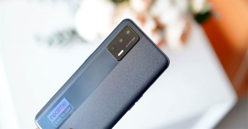 Realme GT Neo Flash với cụm ba camera sau cho chất lượng ảnh tốt. Realme GT Neo Flash với cụm ba camera sau cho chất lượng ảnh tốt.