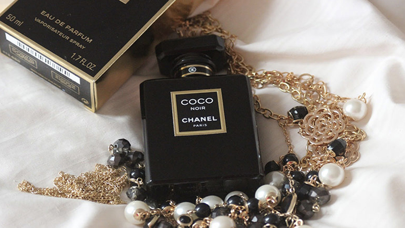 Thời gian lưu giữ mùi hương của Coco Noir EDP