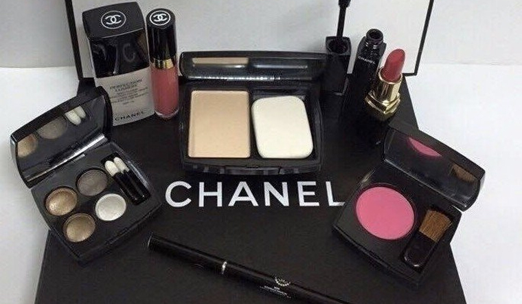 Chi tiết bộ trang điểm CHANEL 9 món sang chảnh, đầy đủ cho 1 lần makeup hoàn hảo