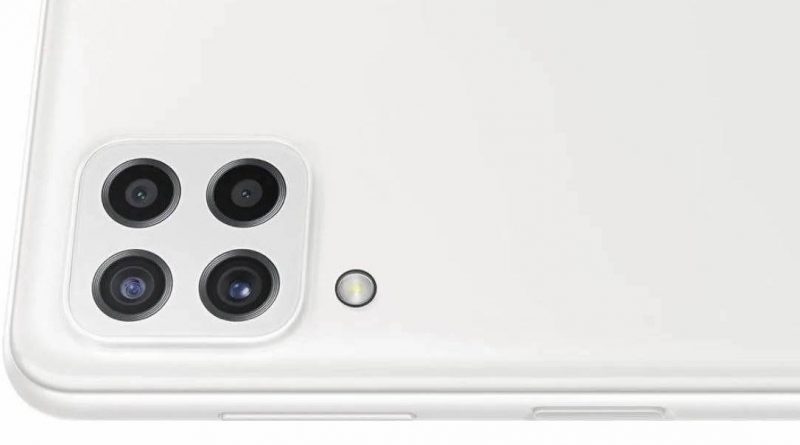 Samsung Galaxy A22 4G với cụm 4 camera sau.