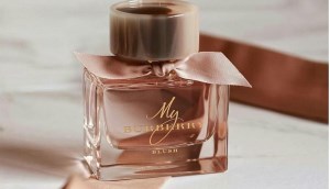 Cách phân biệt nước hoa Mỹ Burberry Blush thật và giả