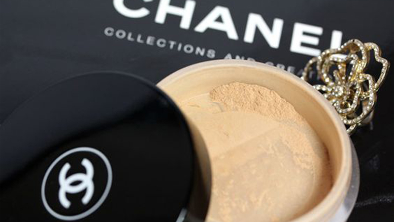 Phấn phủ Chanel Vitalumière Compact che phủ tự nhiên hiệu ứng glow da rất  đẹp unbox