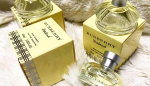 Review nước hoa Burberry Weekend hương hoa cỏ đầy quyến rũ tới từng nốt hương