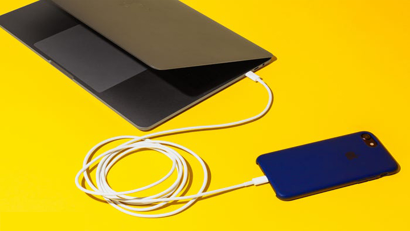 Cáp USB-C có thể được sử dụng để truyền cả dữ liệu và nguồn điện