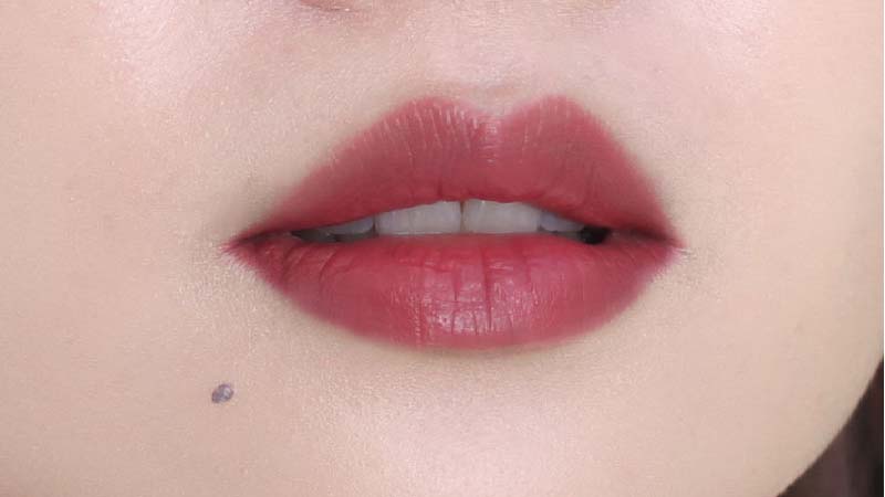 Màu son Le Rouge Luminous Matte Hydrating Lipstick