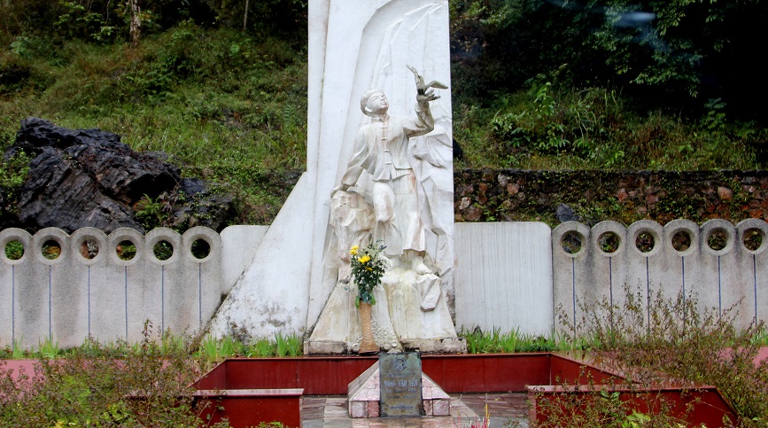 Tượng anh Kim Đồng