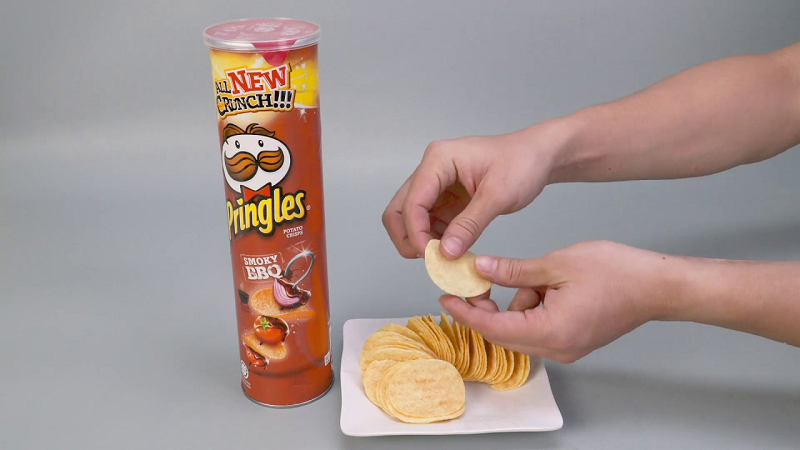 Snack khoai tây vị smoky BBQ Pringles