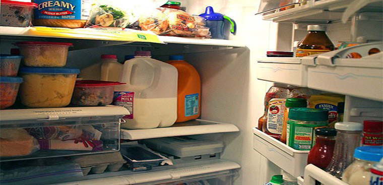 Tránh tủ lạnh bị bẩn lâu ngày