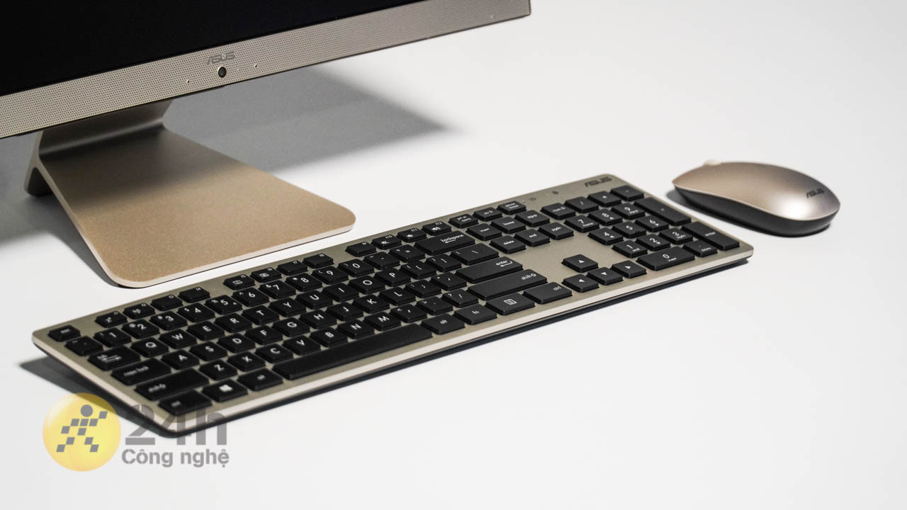 Bộ bàn phím và chuột rời của phiên bản ASUS Vivo AIO màu đồng