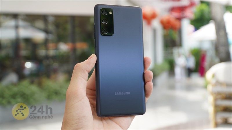 Với viên pin 4.500 mAh Samsung Galaxy S20 FE có cho thời lượng sử dụng tốt