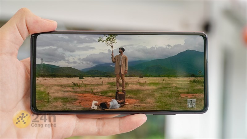 Samsung Galaxy S20 FE cho hiển thị vô cùng thích mắt