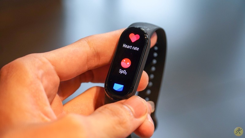 Trên tay Xiaomi Mi band 6 Trên tay Xiaomi Mi band 6