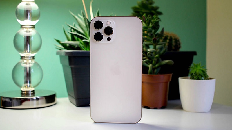 iPhone giảm giá linh đình mùa Ơ-Rô iPhone giảm giá linh đình mùa Ơ-Rô