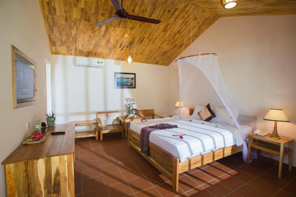 Phòng ngủ của La Mer Resort