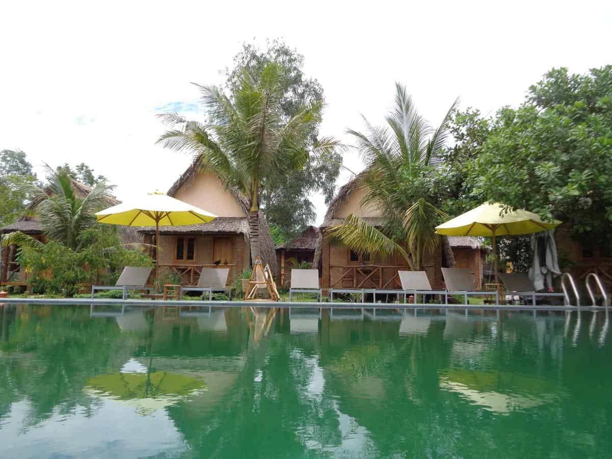 Bẻ bơi của Ninila Fruit Farm Resort