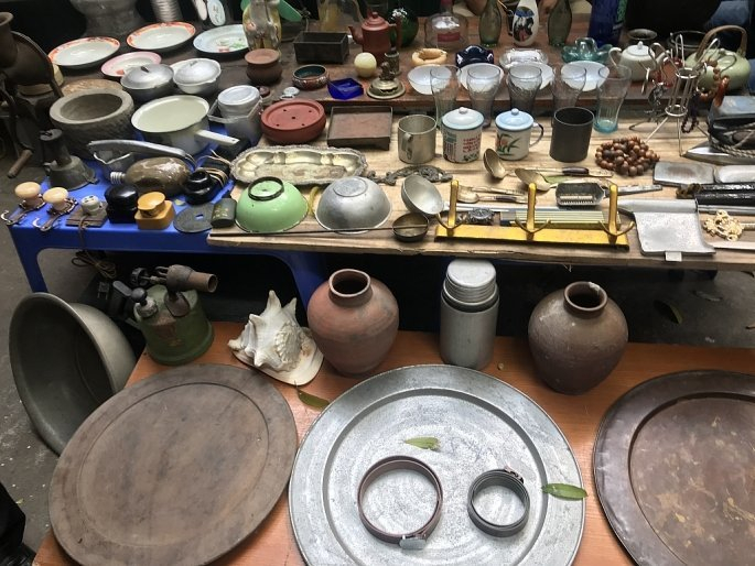 Không nên chụp ảnh dưới chân tòa tháp, góc tường, đồ vật cổ xưa Không nên chụp ảnh dưới chân tòa tháp, góc tường, đồ vật cổ xưa