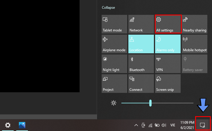 Tại góc phải dưới màn hình nhấn chọn Focus assist on (có hình giấy note) > chọn All settings.