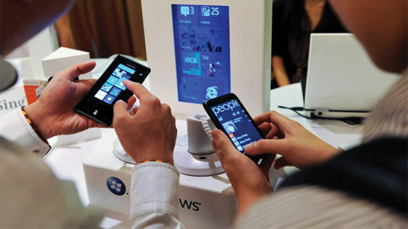 Việt Nam nằm trong Top 10 quốc gia sử dụng smartphone nhiều nhất thế giới trong năm 2020 Việt Nam nằm trong Top 10 quốc gia sử dụng smartphone nhiều nhất thế giới trong năm 2020