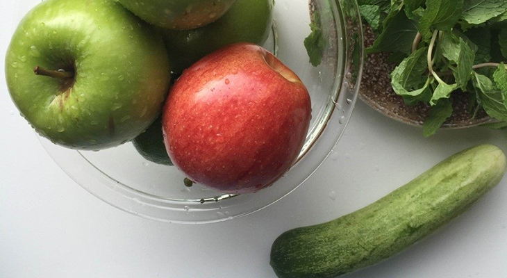 Apple and cucumber ice cubes