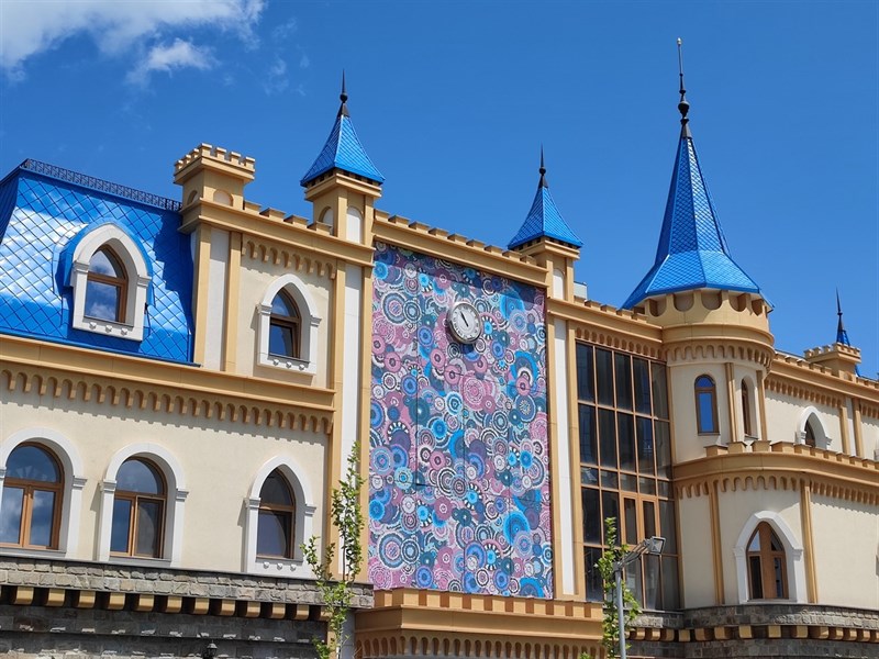 Xiaomi Mi 11X Pro có được dải động rộng và độ tương phản xuất sắc cùng với độ phơi sáng ổn định. Nguồn GSMArena.