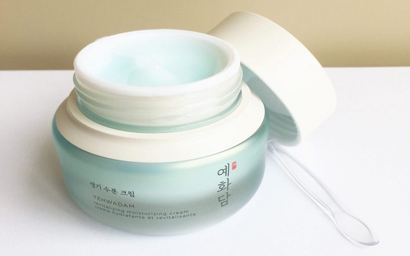 Kem dưỡng ẩm ban đêm The Face Shop Yehwadam Revitalizing Moisturizing Cream