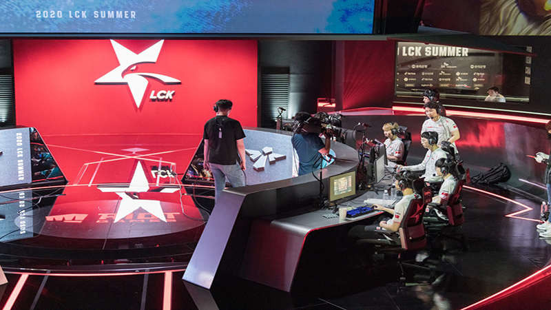 LCK sẽ thêm tiếng Việt vào bình luận trận đấu