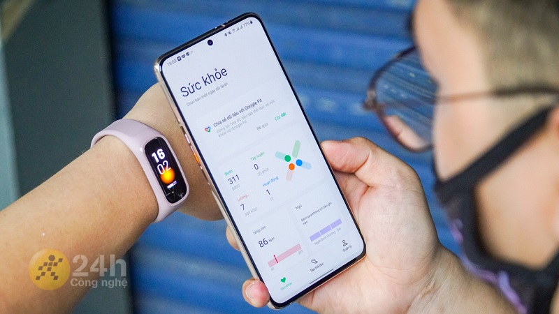 Việc kết nối smartphone qua Bluetooth khá dễ dàng, nên bạn có thể theo dõi sức khỏe của bản thân ở bất kì đâu