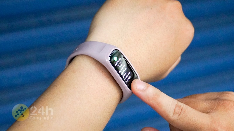 OPPO Band còn có khả năng nhận thông báo qua smartphone, hỗ trợ tích cực trong việc nhận thông tin mới nhất về COVID-19