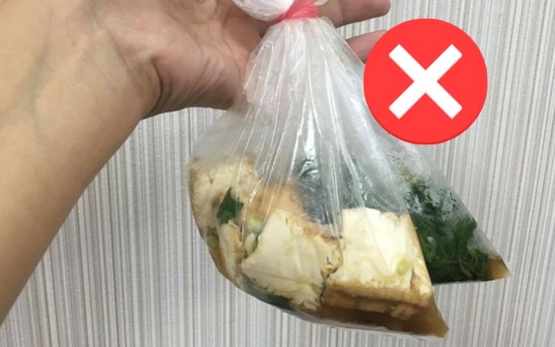 Chỉ nên mua những thức ăn nguội mang về