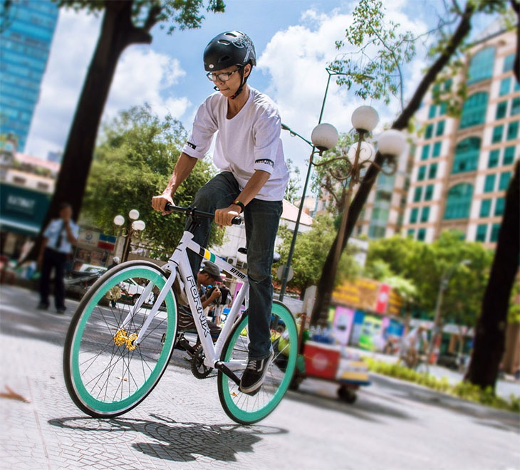 Xe đạp Fixed Gear là gì? Ưu, nhược điểm của xe đạp Fixed Gear > Biểu diễn các kỹ thuật độc đáo với xe đạp Fixed Gear