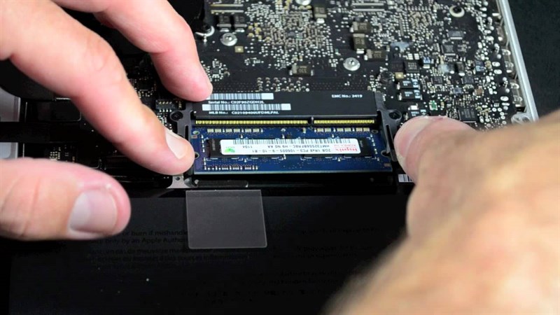 Nâng cấp RAM Macbook