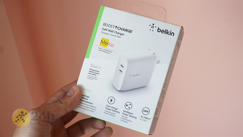 Hộp đựng adapter của củ sạc 2 cổng Type-C 50W Belkin.