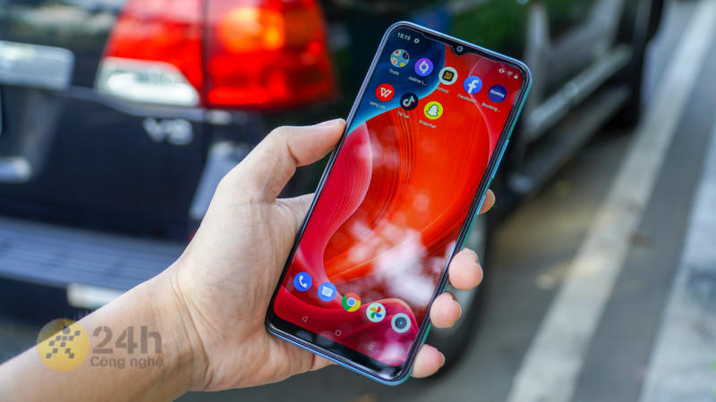Realme C21Y với thiết kế xịn