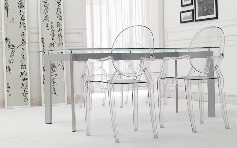 Top 10 models of transparent plastic chairs for modern dining rooms and bars
