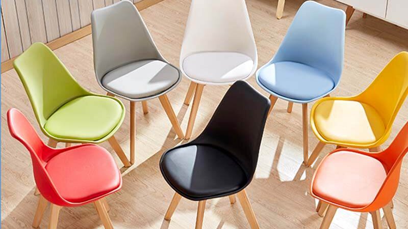 Ghế Eames có nệm