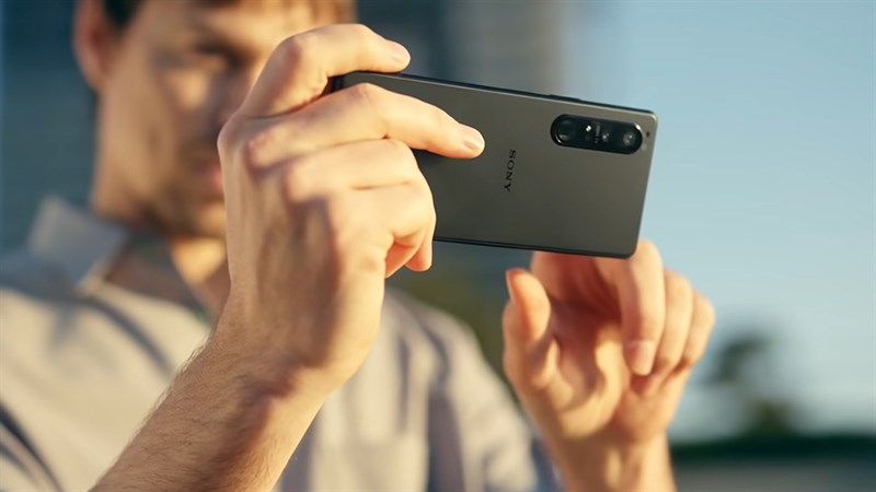 Sony Xperia 1 IV có viên pin lớn đủ đáp ứng được cho các bạn được một ngày sử dụng Sony Xperia 1 IV có viên pin lớn đủ đáp ứng được cho các bạn được một ngày sử dụng