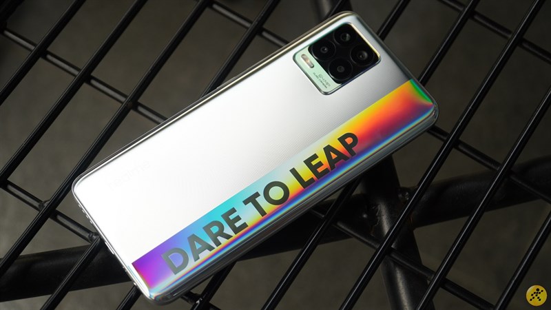 Tùy vào nhu cầu, mà bạn nên quan tâm một chút đến RAM và bộ nhớ trong