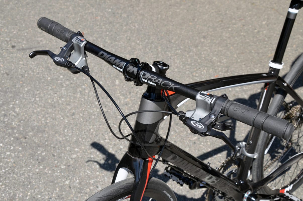 Ghi đông thẳng sử dụng phổ biến trong các loại xe đạp (đa số là xe leo núi)
