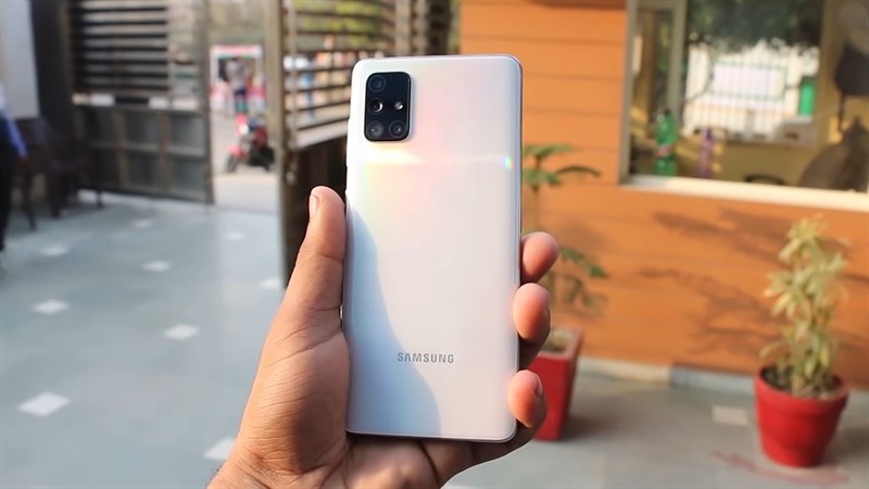 Điện thoại Samsung Galaxy M51 Điện thoại Samsung Galaxy M51