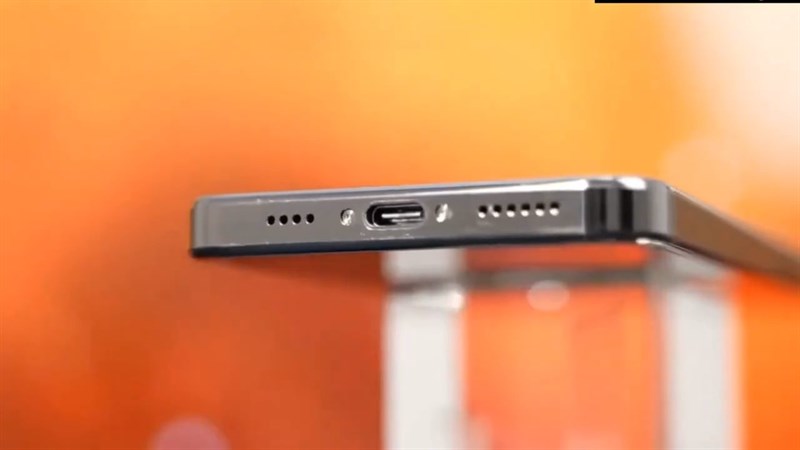 Trên tay iPhone 13 Pro chạy Android Trên tay iPhone 13 Pro chạy Android