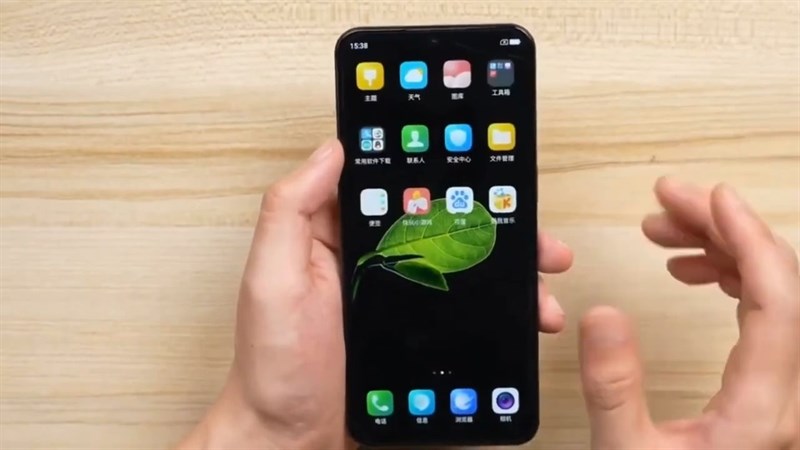 Trên tay iPhone 13 Pro chạy Android Trên tay iPhone 13 Pro chạy Android