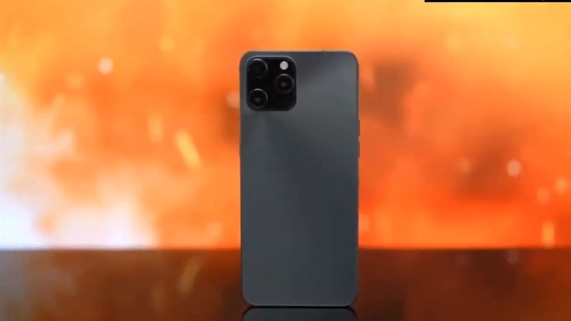 Trên tay iPhone 13 Pro chạy Android Trên tay iPhone 13 Pro chạy Android