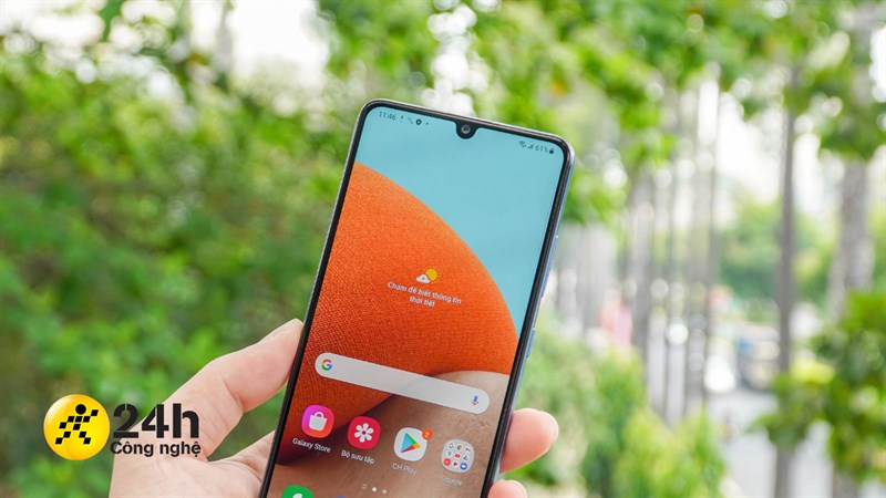 Tính ra phần giọt nước này của Galaxy A32 không chiếm quá nhiều không gian hiển thị. 