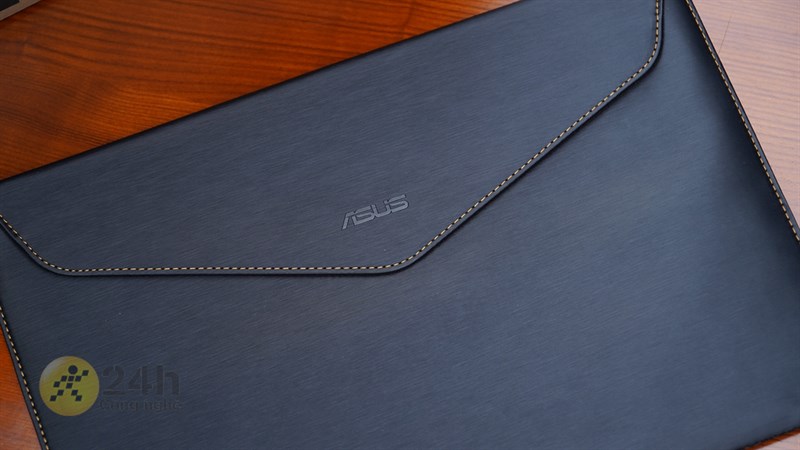 Bao đựng được tặng kèm với ASUS ExpertBook B9 có chất lượng tương đối tốt.