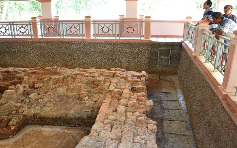 Miếu Hoàng Cô là một trong những di tích của khu di tích Gò Tháp