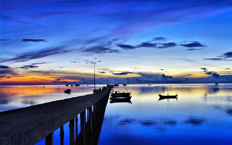 Làng chài cổ Hàm Ninh với cảnh đẹp thơ mộng