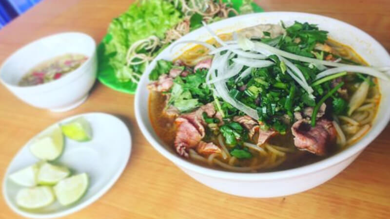 Bún bò Huế đặc sản xứ Huế